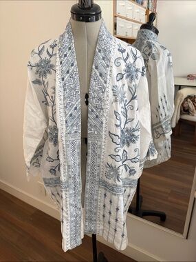 Johnny Was White Linen-Blend Embroidered Kimono Cardigan in Blue M